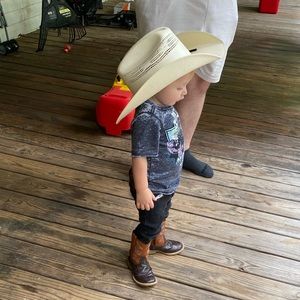 Meet your Posher, Caitlyn